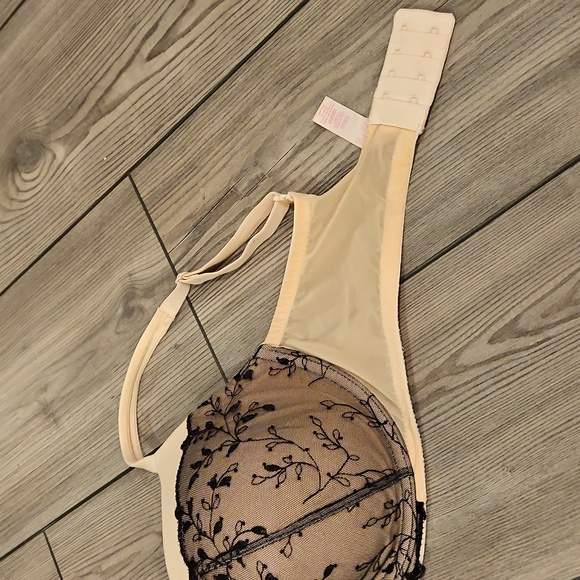 Vintage Body By Victoria Bra - Picture 3 of 7